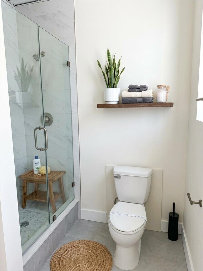 Photo - 15950 Bay Vista Dr Unit 202