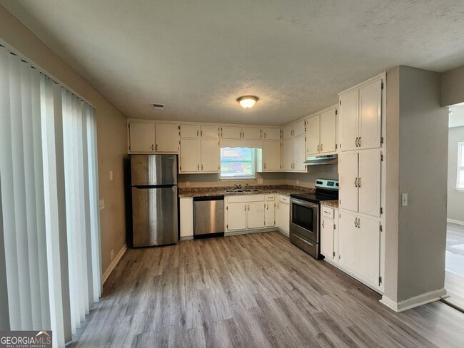 Photo - 1653 Pinedale Cir NW