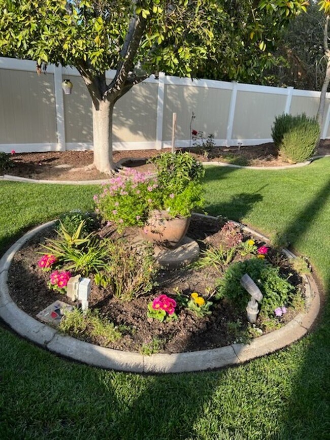 Photo - Gorgeous and spacious 5 bedroom FURNISHED home in Canyon Crest for rent!