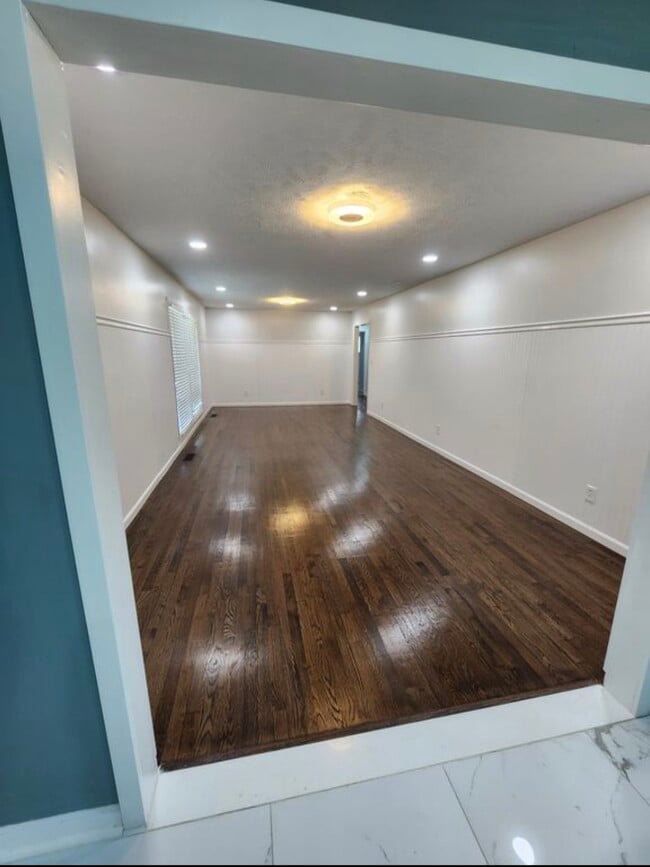 Photo - 509 Northampton Rd