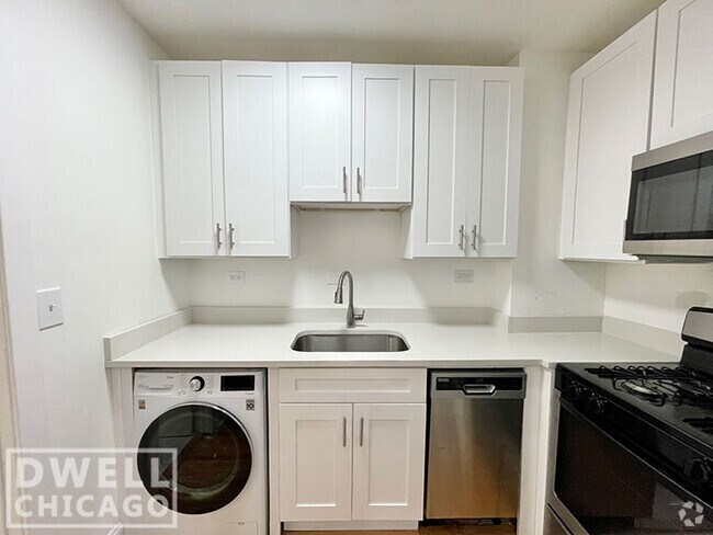 Building Photo - 1851 W Dickens Ave Unit 1F Rental