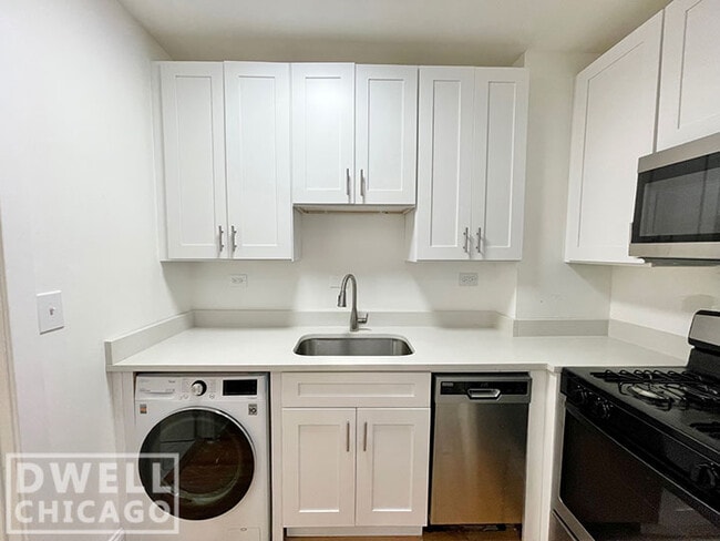 Photo - 1851 W Dickens Ave Apartment Unit 1F