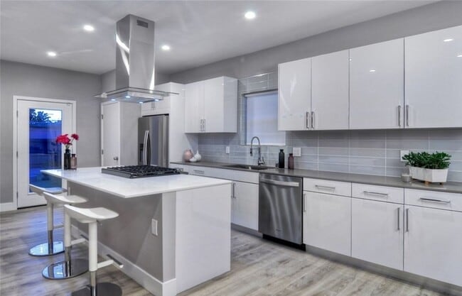 Photo - Private 3 Bed / 3 Bath Home with Incredible Outdoor Space