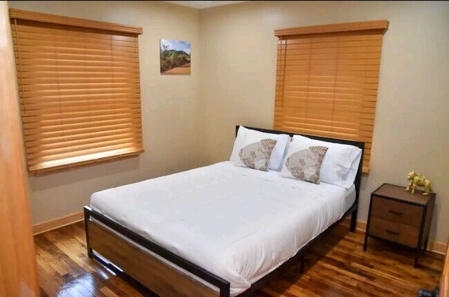 Photo - 1917 Taylor Ave