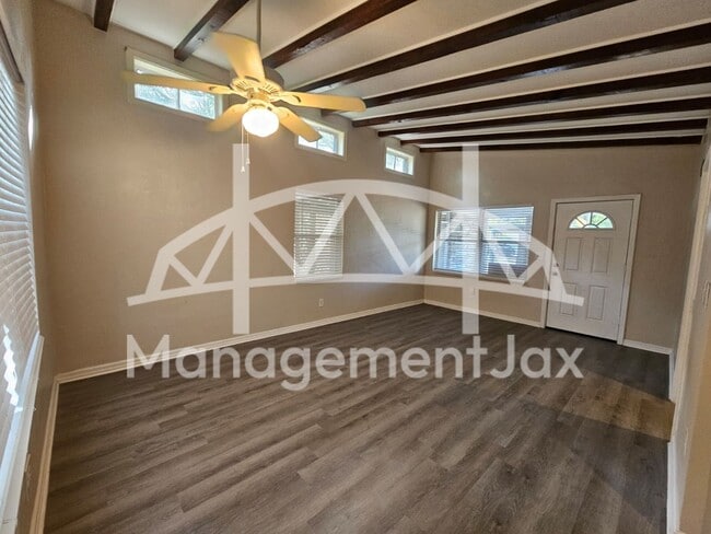 Photo - 5201 Janice Cir S