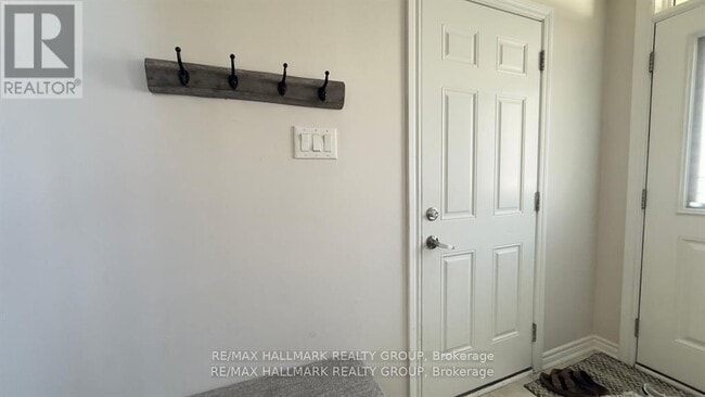 Photo - 207 Cayman Rd