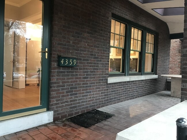 Photo - $2100 - AMAZING DESIGNED 2F UNIT LOCATED IN THE CWE!