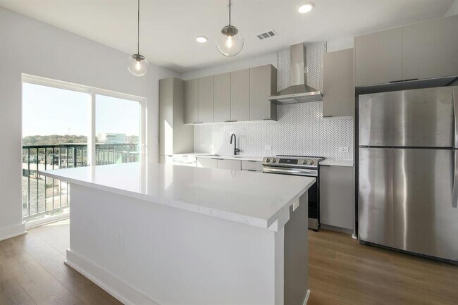 Photo - 2500 Longview St Unit 501