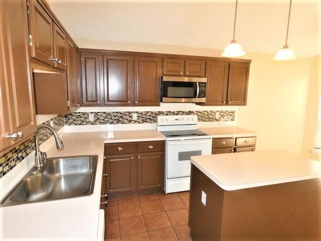 Photo - KELLER ISD!!! 3/2/2 IN ESTABLISHED NEIGHBORHOOD.