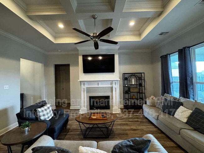 Photo - 200 Tennyson Dr