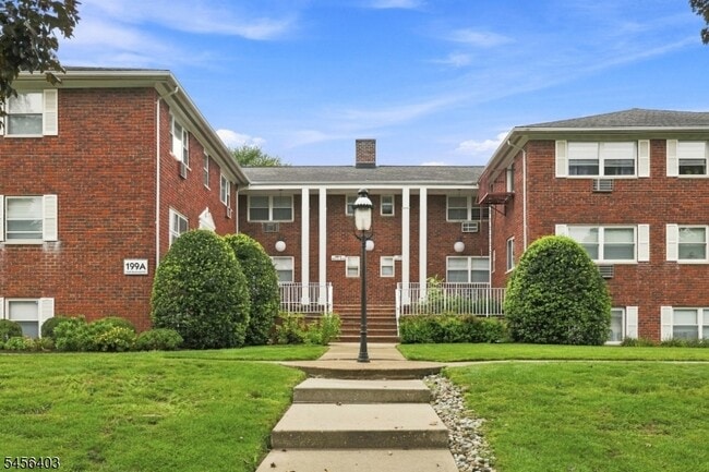 Building Photo - 199 N Beverwyck Rd Unit A-3