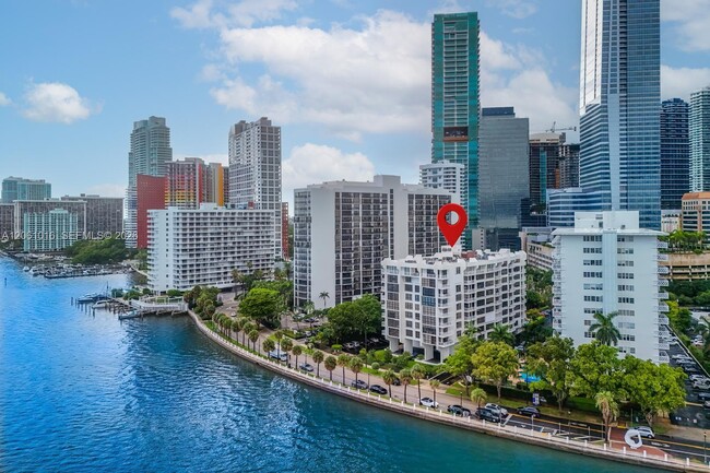 Building Photo - 1440 Brickell Bay Dr Unit 401