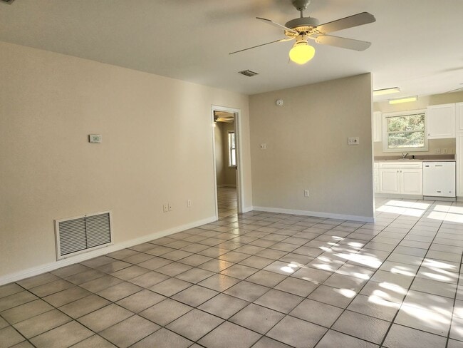 Photo - Fenced 3/2 available in Elberta