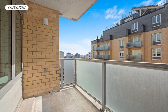 Photo - 41-18 Crescent St