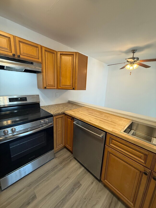 Photo - 208 Heather Croft