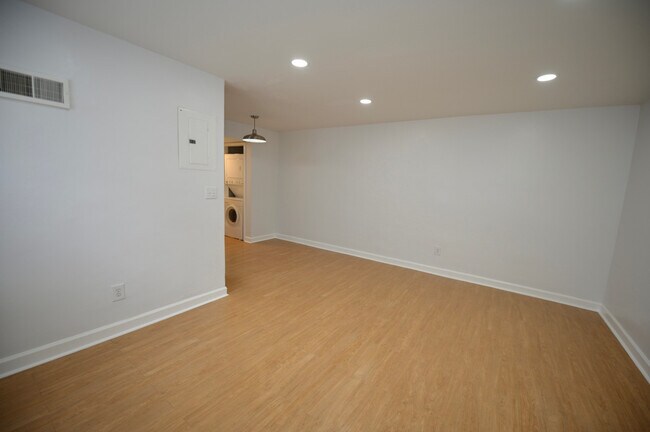 Photo - 1209 47th Pl NE