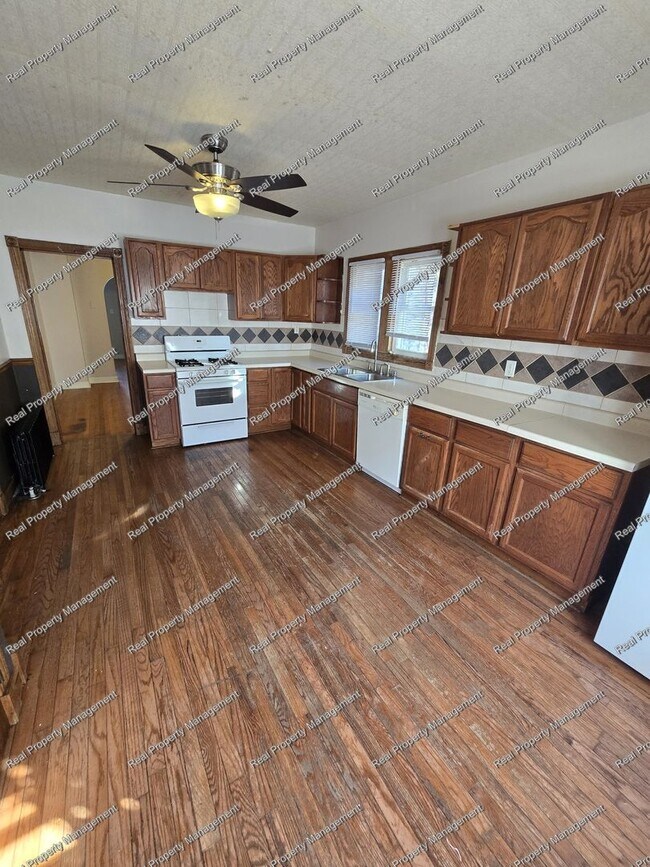 Photo - Freshly Painted 3 Bedroom