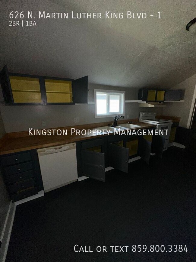 Photo - Charming Two Bedroom Available Now! 1/2 of... Unidad 1