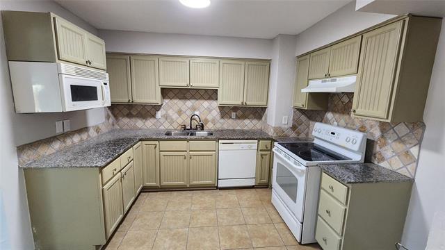 808 Howell Dr