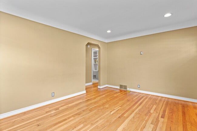 Photo - 3403 Woodland Ave