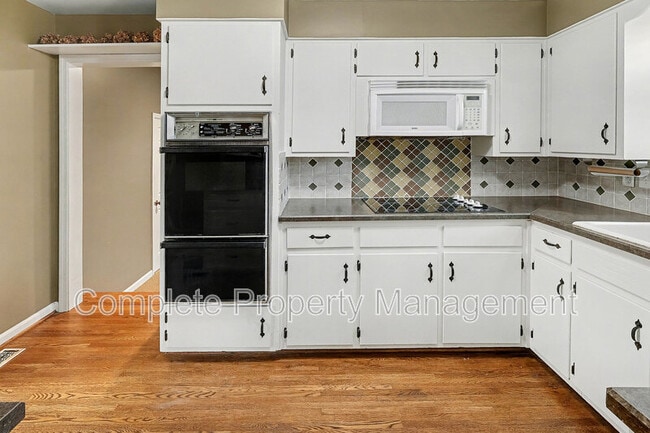 Photo - 3801 Cromwell Dr