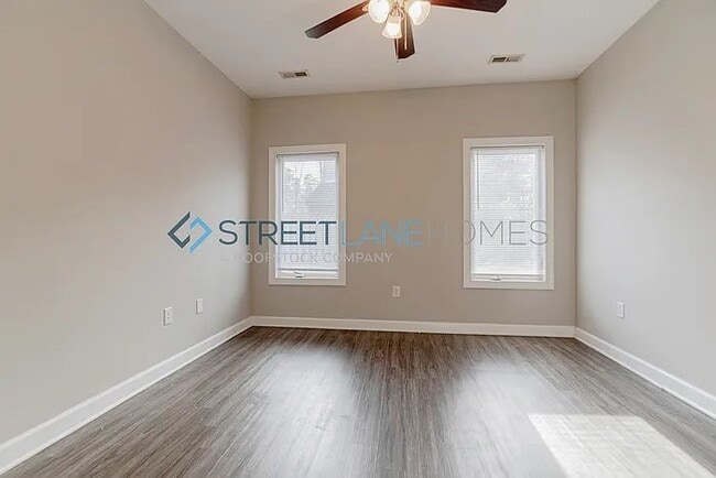 Photo - 3520 Wescott Dr NW