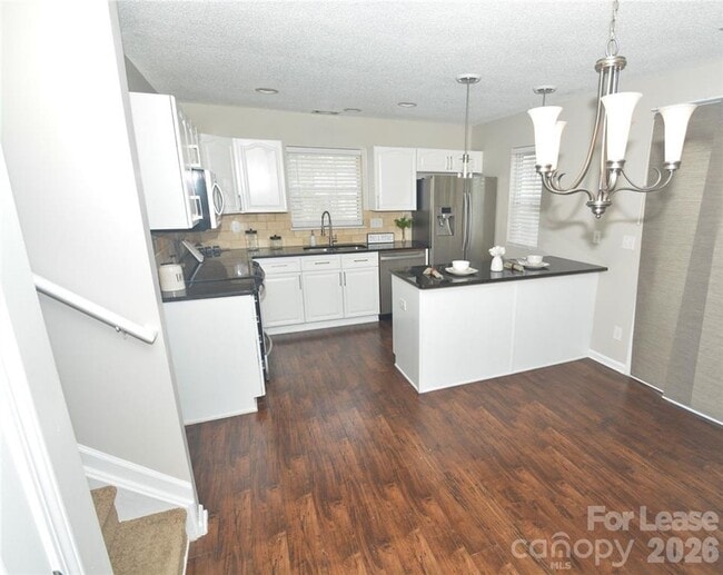 Photo - 605 Mountainwater Dr
