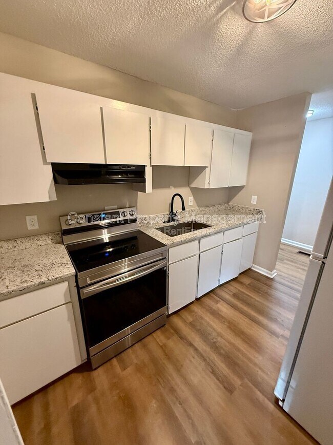 Photo - 3277 Club Dr