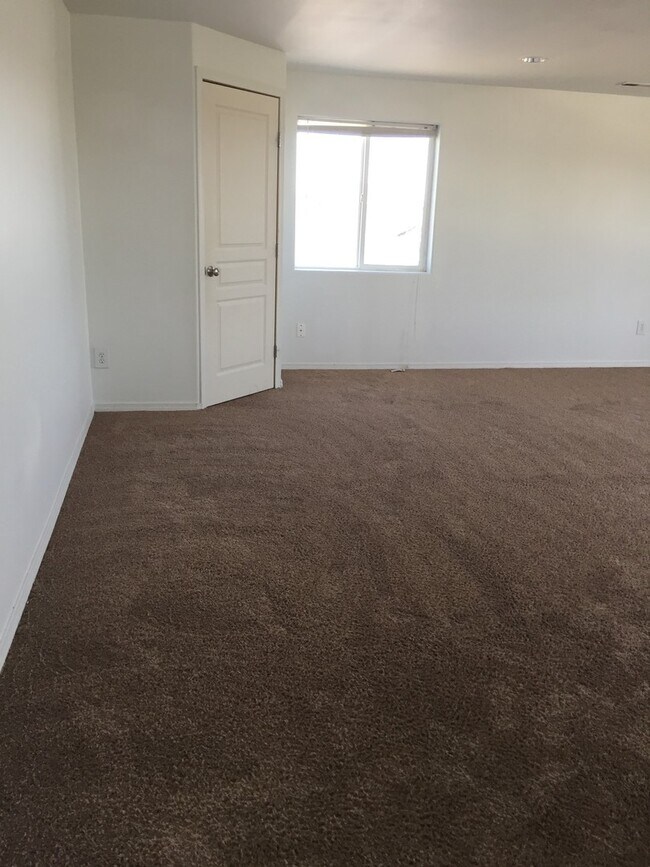 Photo - 4 Bedroom home 3 car garage fenced yard