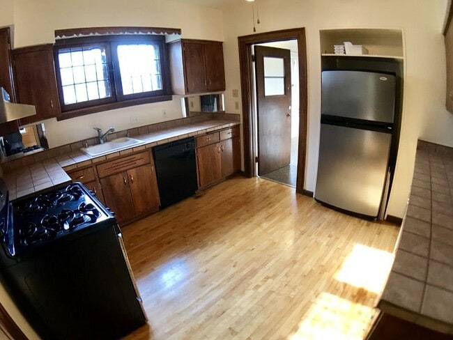 Building Photo - 4213 N Stowell Ave Rental