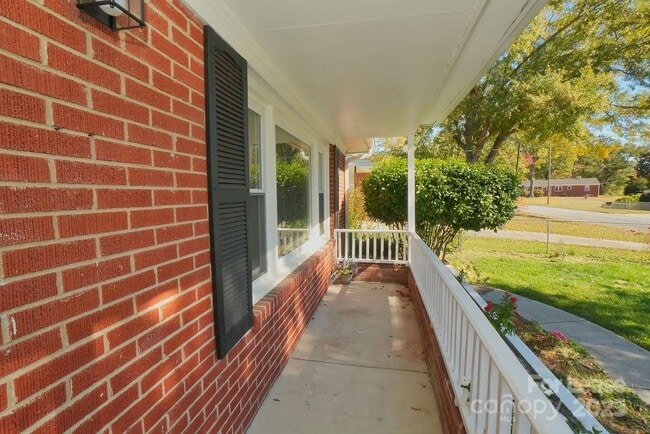 Photo - 1632 Kimberly Dr