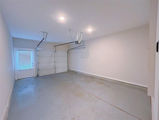 Photo - 2031 Ocean Dr NW