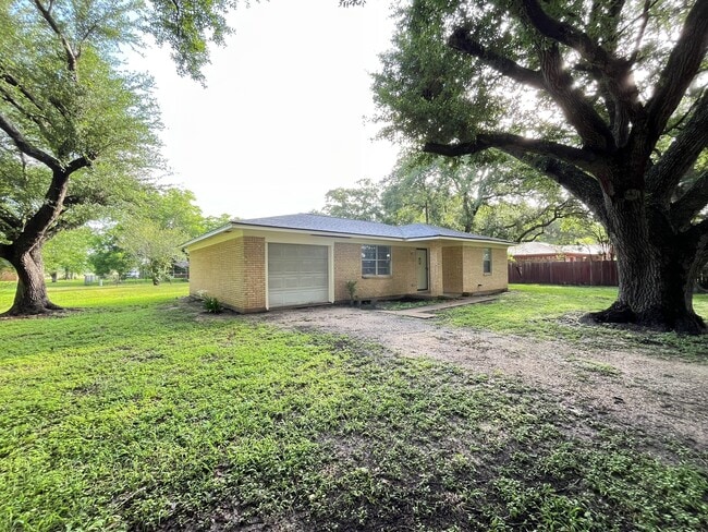 Photo - 409 La Bradford Dr