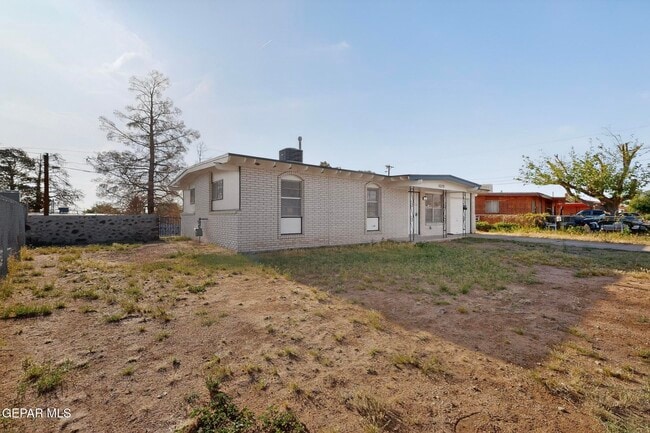 Photo - 10370 Kellogg St