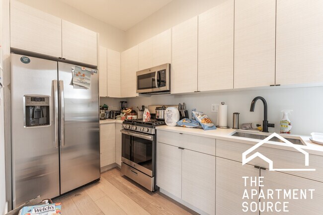 Photo - 3059 W Diversey Ave Unit 2R