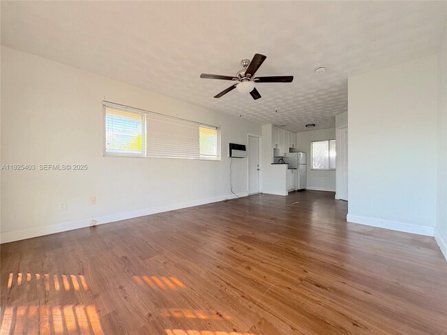 Building Photo - 2809 Middle River Dr Unit 5