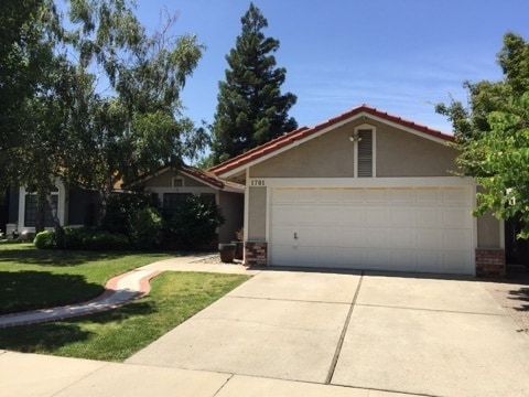 Photo - 1701 Halden Way