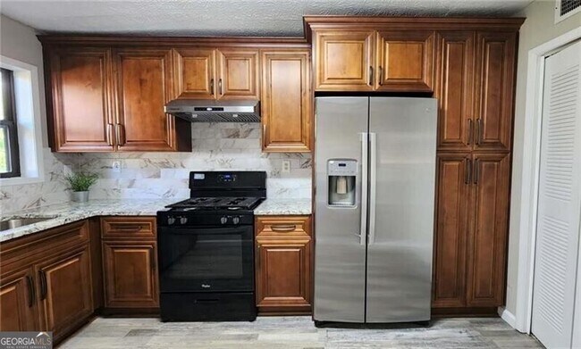 Photo - 401 Park Ridge Cir