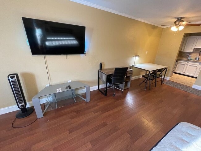 Photo - 405 Dunwoody St Unit 3