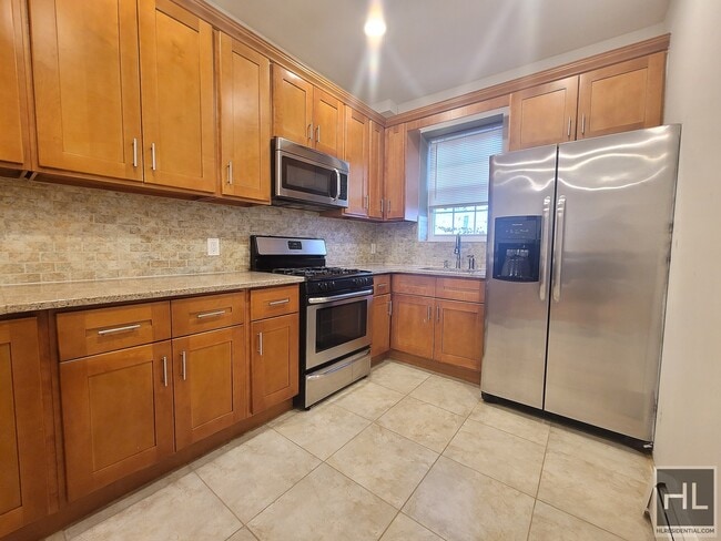 Photo - MONTAUK AVENUE Unit 2