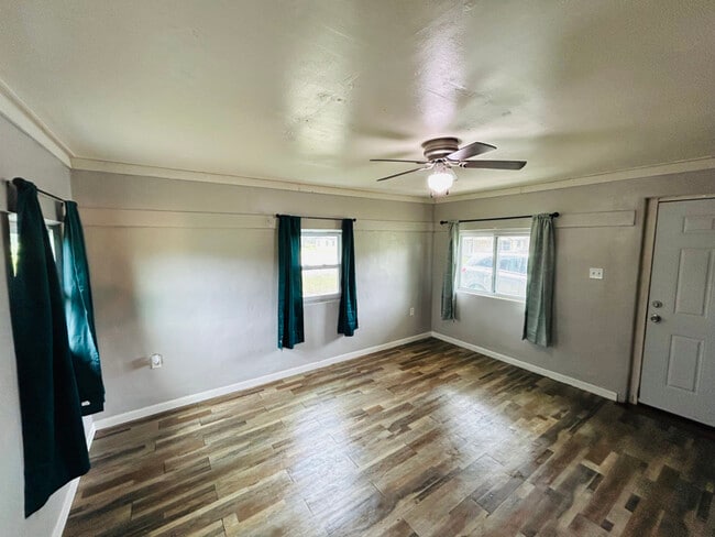 Photo - 8010 SE US Hwy 301