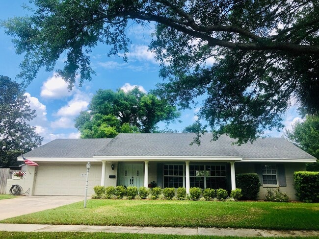 Building Photo - WINTER PARK POOL HOME WITH WINTER PARK SCHOOLS! (Orange County Winter Park Schools)