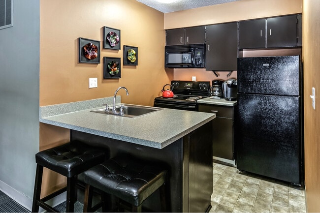 Edgewater Court Apartments