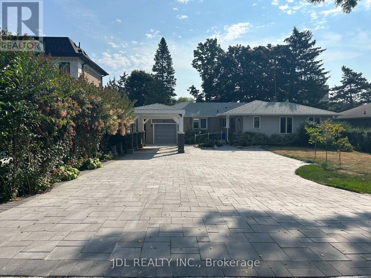 Photo - 110 Robin St St