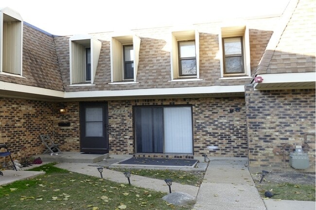 Building Photo - 7724 Woodward Ave Unit 14-8G