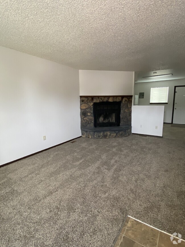 Building Photo - 2 bedroom mineola Unit A Rental