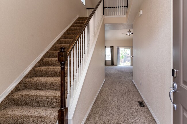 Photo - Spacious 5-Bedroom Home with Finished Basement!!!