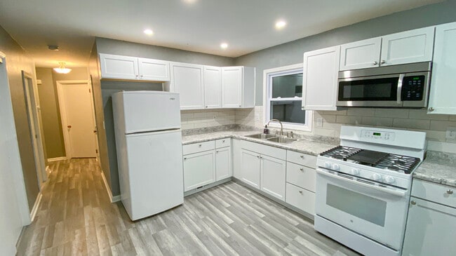 Photo - 8420 W Keefe Ave