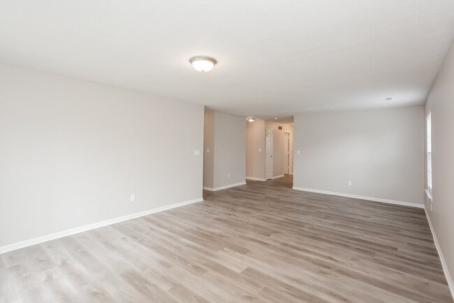 Photo - 126 Thistle Wood Dr