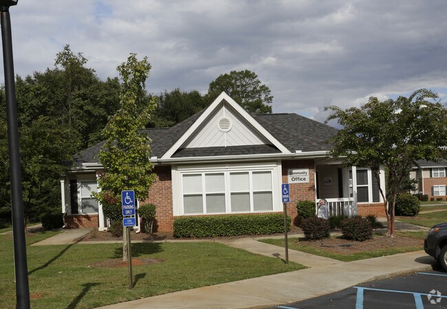 Photo - Oak Place Apartments